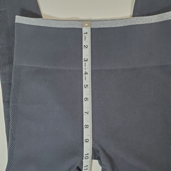 Vuori Helix Women’s Leggings Small Gray Seamless Ribbed High Rise Yoga Workout - Picture 6 of 8